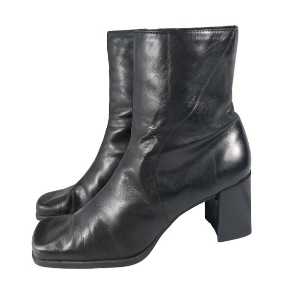 WESTIES! BLACK GENUINE LEATHER SQUARE TOE , CHUNKY HEEL ANKLE BOOTS! SZ 11M - Picture 1 of 10